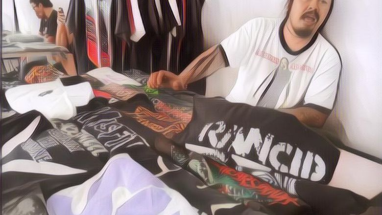 Merchandise Band Ini Menuai Kontroversi Dan Dianggap Aneh Dari Piyama Hingga Dildo Paragram Id