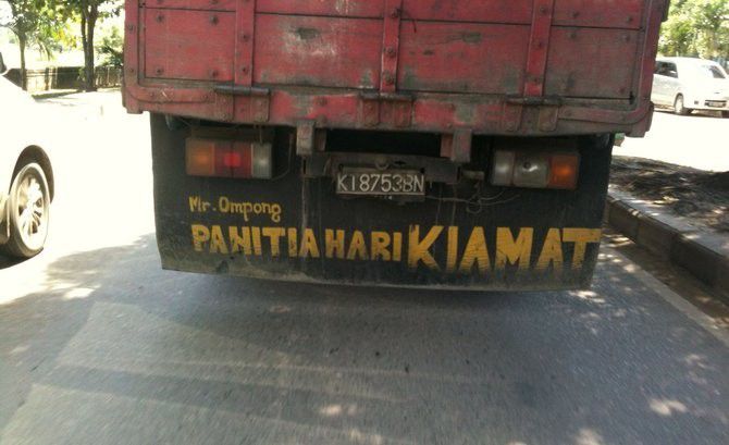 2. Wah, kalo ini sih ngeri abis bacanya. Siapa sih yang punya truk?