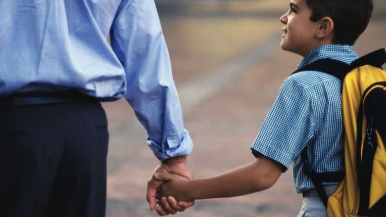 1. Anterin Mereka ke Sekolah