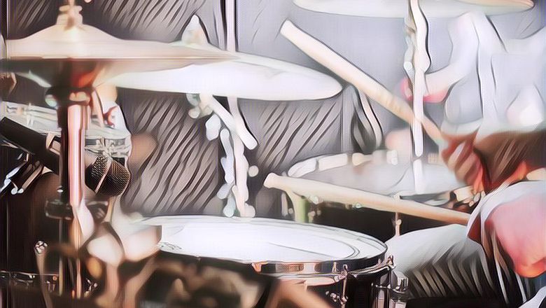 Mainin Theme Song Pornhub Pake Drum, Cowok Ini Langsung Dibanjiri Sorakan Penonton