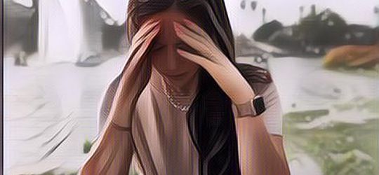 HATI-HATI! Ini Bedanya Orang Sedang Jatuh Cinta dan Kena Pelet