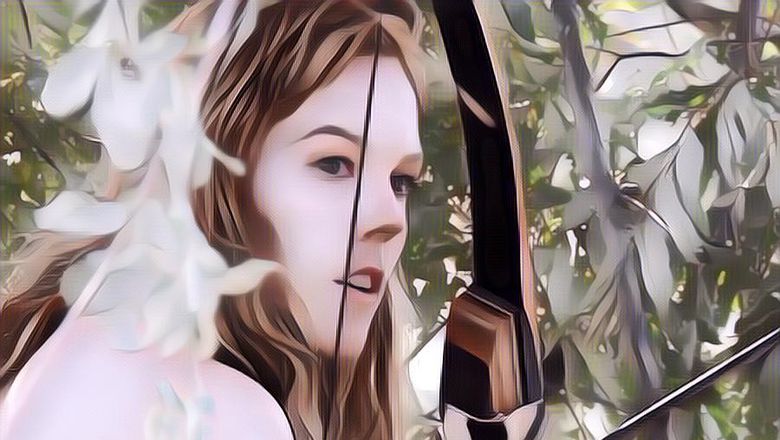 Dua Cewek Cantik Ini Nekat Hidup 21 hari Tanpa Busana Bersama Hewan-hewan Buas di Hutan Afrika, Ngapain Sih?