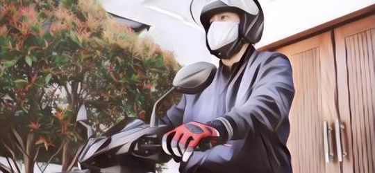 5 Tips Aman Berkendara Motor di Era New Normal, Yuk Ikuti!