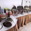 Sisa Makanan Kondangan Melimpah, Siapa yang Akhirnya Menghabiskan?