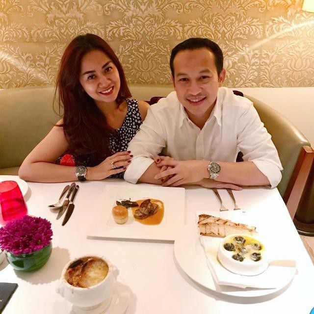 Punya Jabatan Mentereng, Ini Dia Sosok Suami Tante Ernie Si Pemersatu