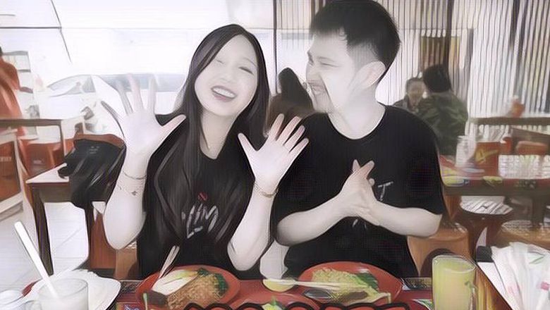 Edan! Sisca Kohl Menyantap Indomie Pakai 100 Cabai