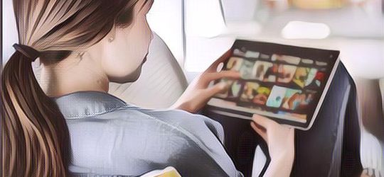 Wanita Ini Digaji Tinggi Cuma untuk Nonton Film Porno, Sirik Gak?