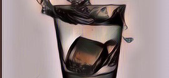 Bahaya yang Mengintai Ketika Keseringan Minum Air ES, Waduh!