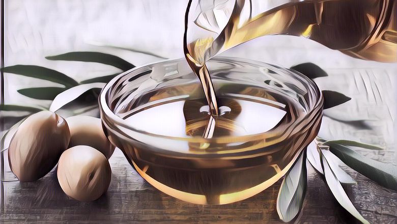 Basmi Ketombe Hingga Kutu, Ini 3 Manfaat Minyak Zaitun untuk Rambut