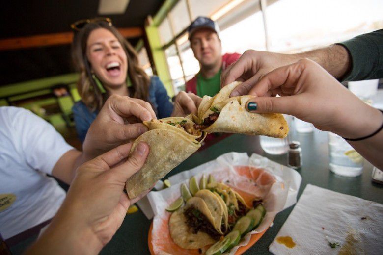 #Makan tacos ya harus pake tangan