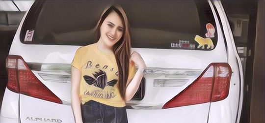 Intip Isi Garasi Rumah Ayu Ting Ting, Ada 7 Mobil dan 6 Motor