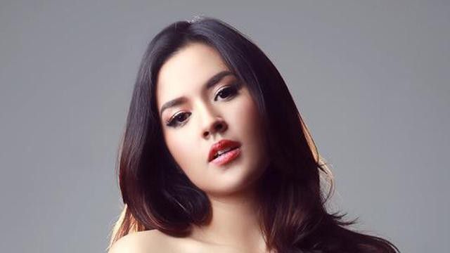 4. Undang Raisa di Acara Pernikahan