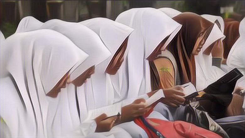 Ada Sekolah Diduga Paksa Siswa Nonmuslim Pakai Jilbab, Benar Nggak Tuh?
