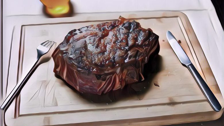 Apa Sih Bahaya Makan Daging Setengah Matang?