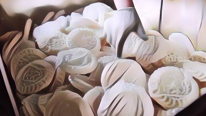 Mengharukan, Begini Kisah Seorang Pedagang Kerupuk Yang Membesarkan 13 Anaknya