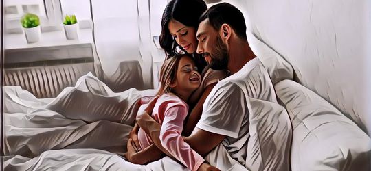 Manfaat Cuddling atau Ndusel dengan Pasangan atau Anak, Harus Sering-Sering Dilakukan Nih!