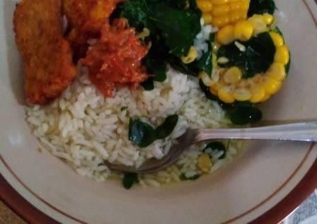 Sayur bening daun kelor