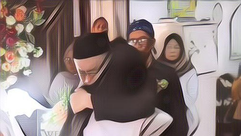 Bikin Haru, Seorang Wanita Beri Restu Bapaknya untuk Menikah Lagi