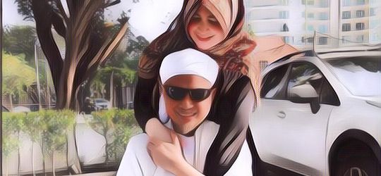Baru Diungkap, Sang Istri Beberkan Sikap Asli Ustadz Arifin Ilham Saat Berpoligami.