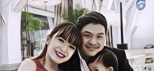 Simak Foto Mesra Artis di Bawah, Cinlok Bisa Serius dan Harmonis Juga Lho...