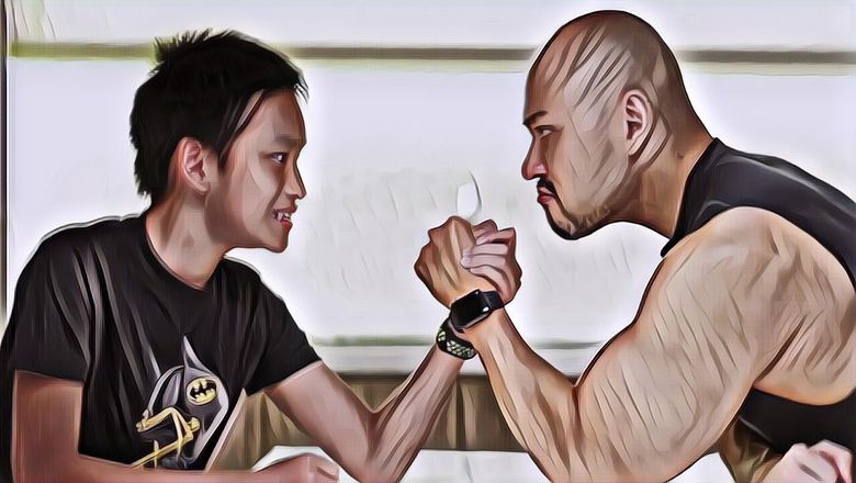 Deddy Corbuzier dan Ivan Gunawan 'Perang' Billboard, Netizen: Orang Kaya Mah Bebas