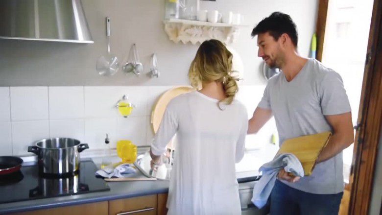 5. Perhatikan kebersihan peralatan masak serta bahan makanannya