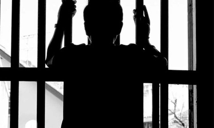 Hukuman 2 hingga 5 tahun penjara 