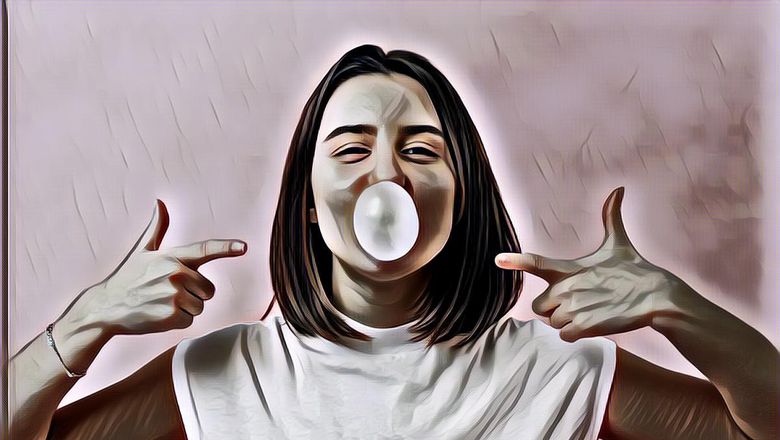 Gak Nyangka Banget, Mengunyah Permen Karet Ternyata Banyak Manfaatnya! Apa Aja?