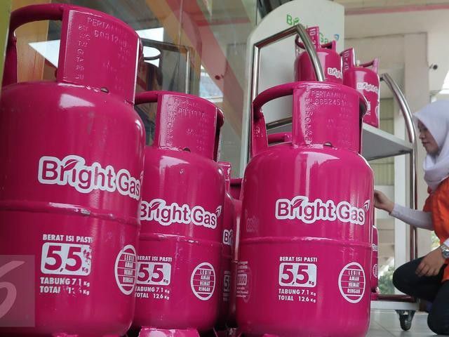 Berjualan Gas bersama kekasih