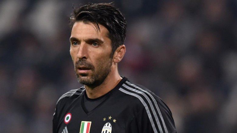 1. Gianluigi Buffon (43 tahun)
