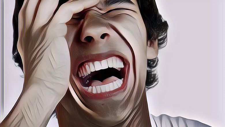 Begini Penjelasan Ilmiah Kenapa Kita Mengeluarkan Air Mata Ketika Tertawa