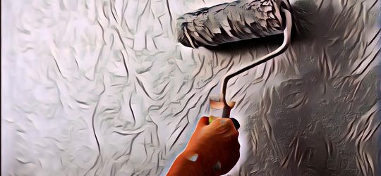 Aksi Buruh Bangunan Ini Viral, Plester Tembok Pakai Pijakan Mobil Mewah