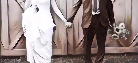 Kocak Abis, Pria Ini Sibuk Pakai Laptop Di Hari Pernikahannya