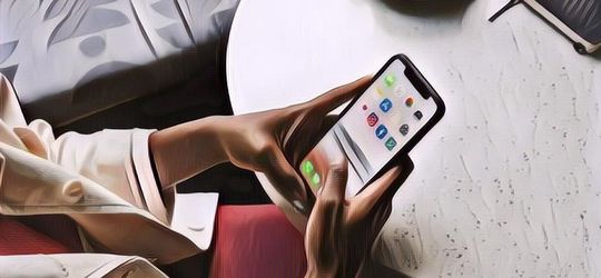 Bucin Banget! Pria Ini Pakai Ringtone Suara Pacar, Hasilnya Bikin Ngakak