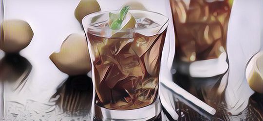 Buat Pecinta Es Teh Manis: Nih Alasan Kenapa Kamu Gak Boleh Konsumsi Terlalu Sering