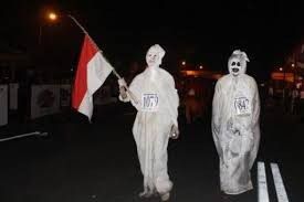 1. Pocong di perayaan hari jadi Indonesia