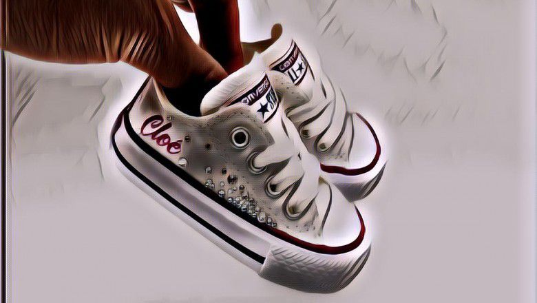 Lagi Trend Nih Sneaker Custom Unik Bertema Makanan, Udah Punya Belom?