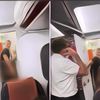 Heboh Ada Penumpang Pesawat Kegep Bercinta di Toilet, Langsung Keluar Tanpa Malu
