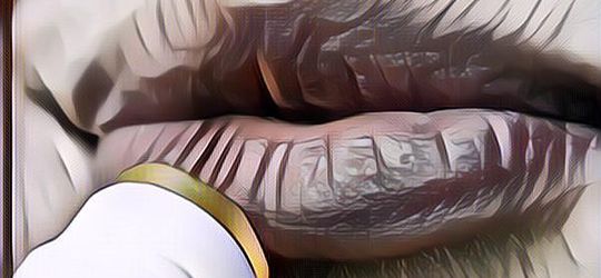 Cara Menjaga Bibir Tetap Lembab Saat Puasa, Demi Penampilan Tetap Fresh!