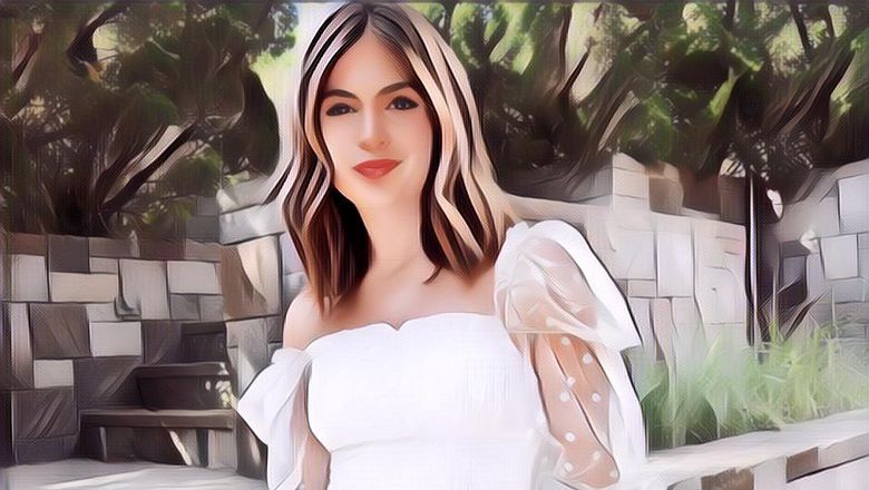 Wanita AS Ini Baru Memakai Celana Panjang Di Usia 27 Tahun, Begini Kisahnya