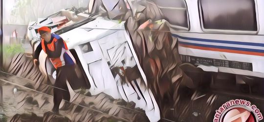Kecelakaan Kereta Api di Mesir 2 Gerbong Sampai Jatuh ke Dalam Kanal