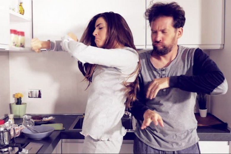 Soalnya, cinta melumpuhkan beberapa bagian otak