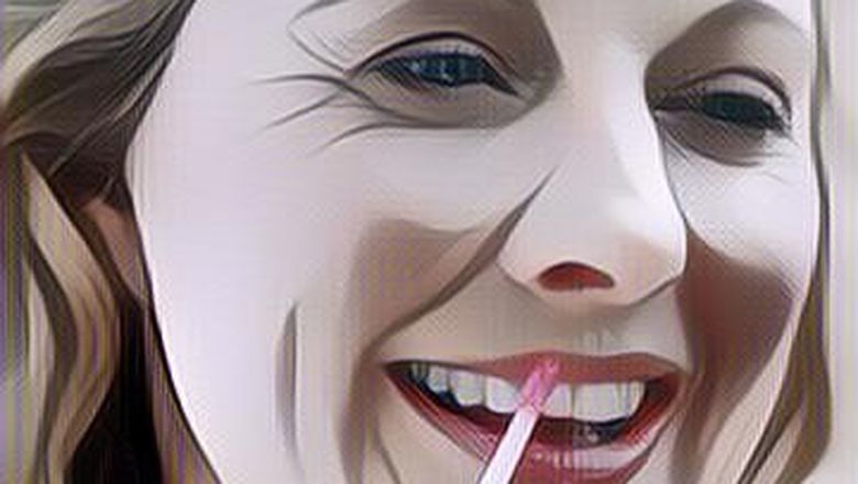 Biar Makin Cantik, Ini Nih Tips Memilih Warna Lipstick Untuk Lansia