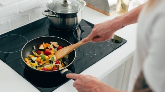 5. Perhatikan Makanan yang Dihangatkan