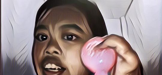 Beauty Vlogger Ini Dibully Netizen Nih karena Tutorial Makeup Pake Balon Air...