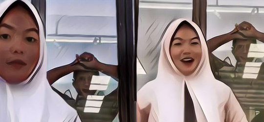 Lagi Asik Bikin TikTok, Eh Siswi Ini Malah Dipergoki Gurunya dari Jendela