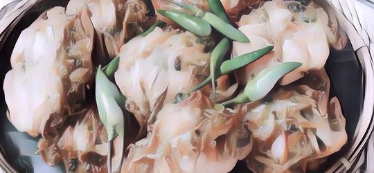 Lagi Makan Bakwan, Pria Ini Mengaku Seperti Makan Besi: Berasa Pakai Tepung Titanium