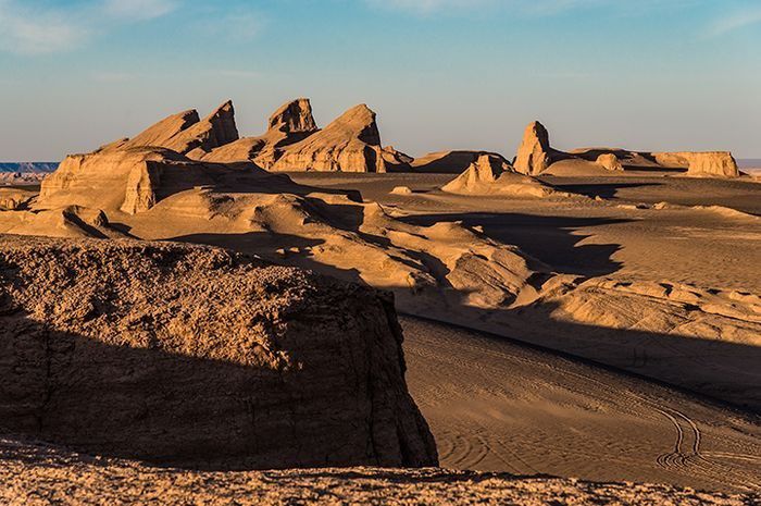 1. Padang Pasir Lut, Iran