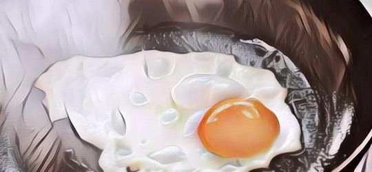 Gak Ada Kompor Gak Jadi Masalah, Wanita Ini Pakai Setrika dan Hair Dryer Buat Goreng Telor