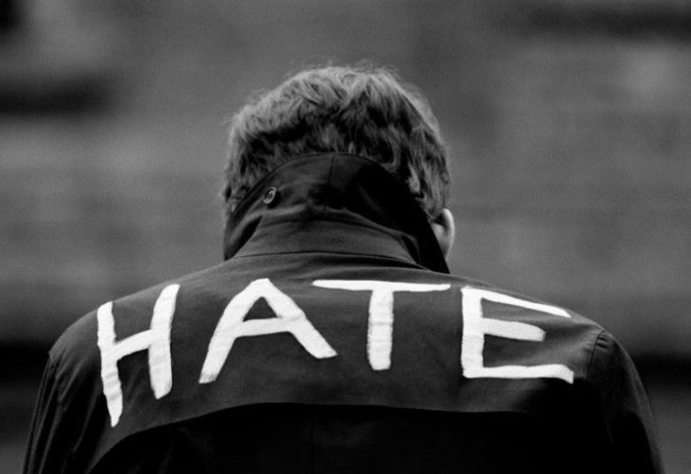 1. Awalnya adalah kebencian